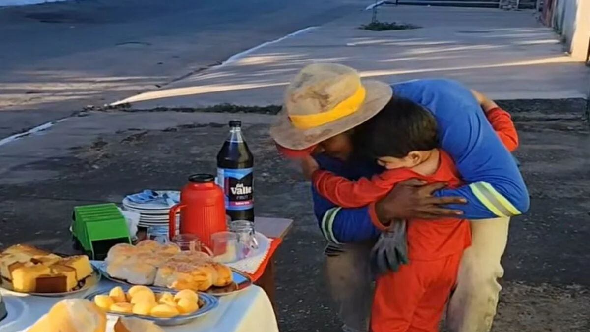 Criança comemora aniversário de 3 anos com café da manhã para garis em Goiás