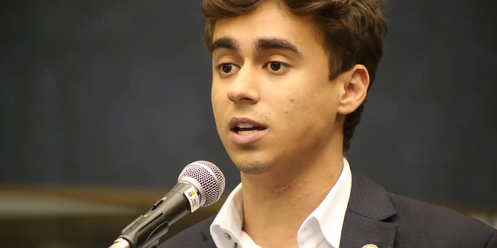 Nikolas desafia Alexandre de Morais e compara Bolsonaro a outros presos