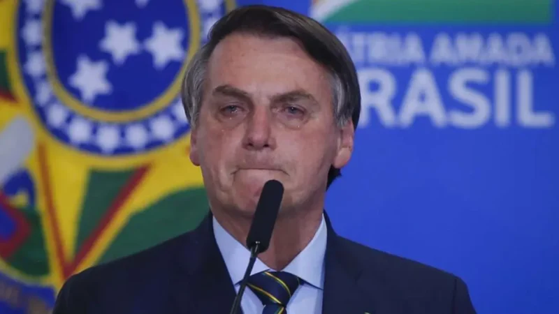 Bolsonaro é preso pela PF por determinação de Moraes