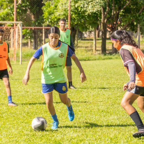 Prefeitura de Goianésia inicia atividades das escolinhas de futebol no Centro Desportivo