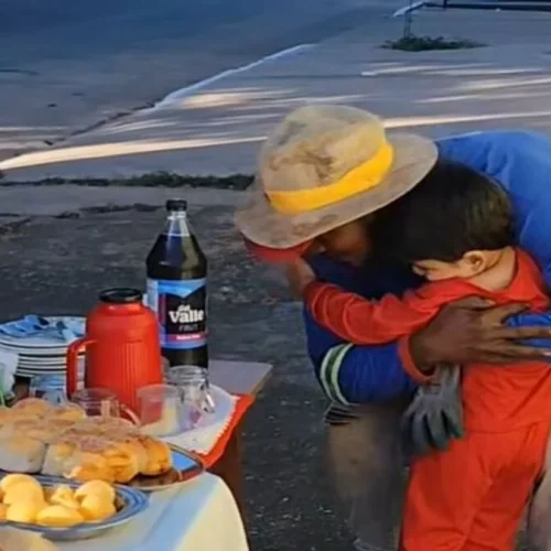 Criança comemora aniversário de 3 anos com café da manhã para garis em Goiás